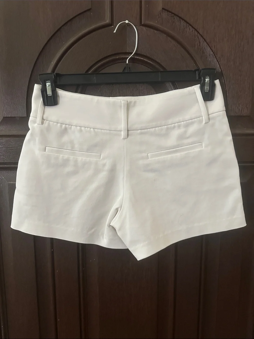 Alice + Olivia Black Label White Dress Shorts- size 2 - Picture 2 of 8